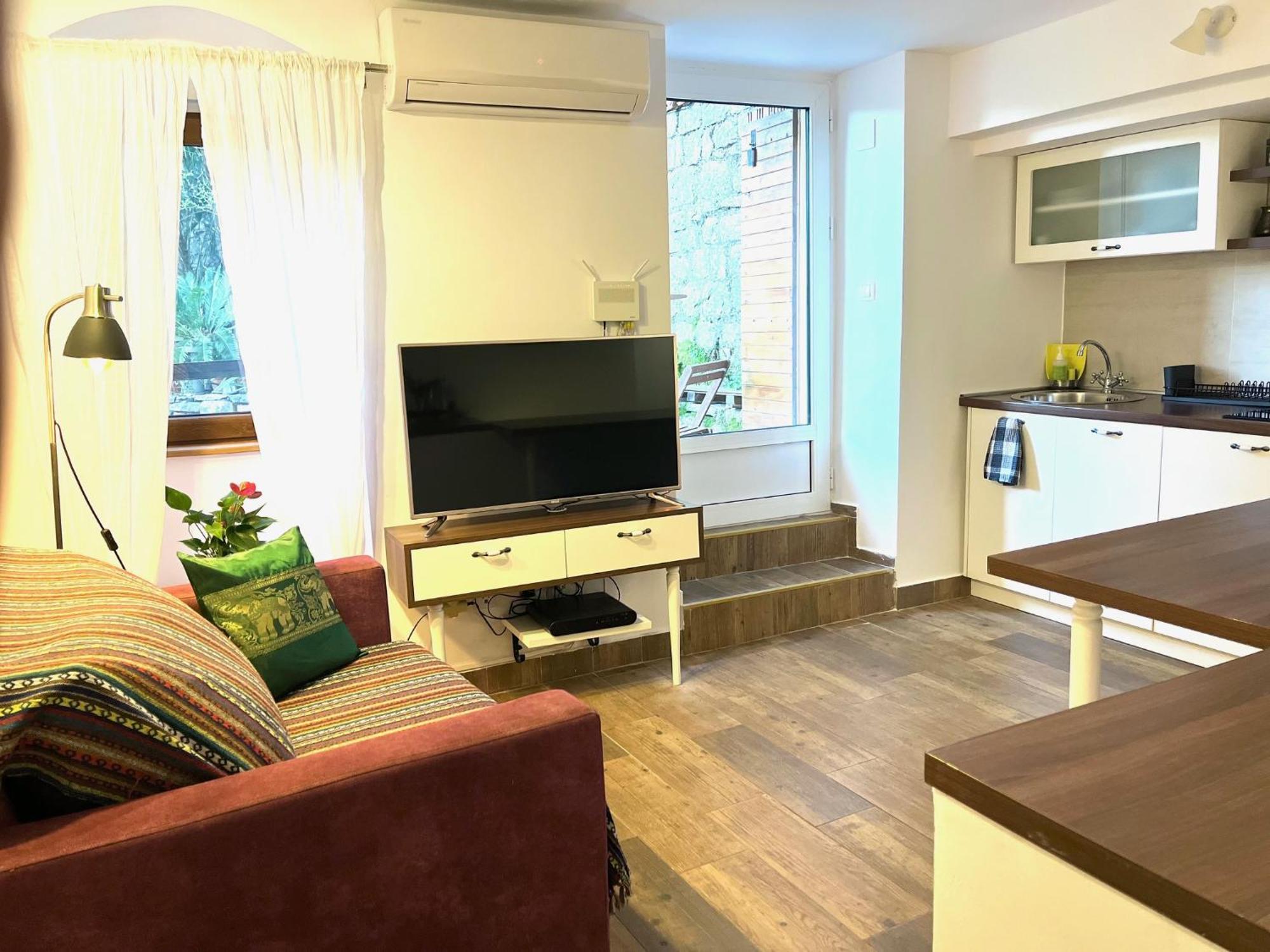 Healthystudio512 Apartments โกตอร์ ภายนอก รูปภาพ